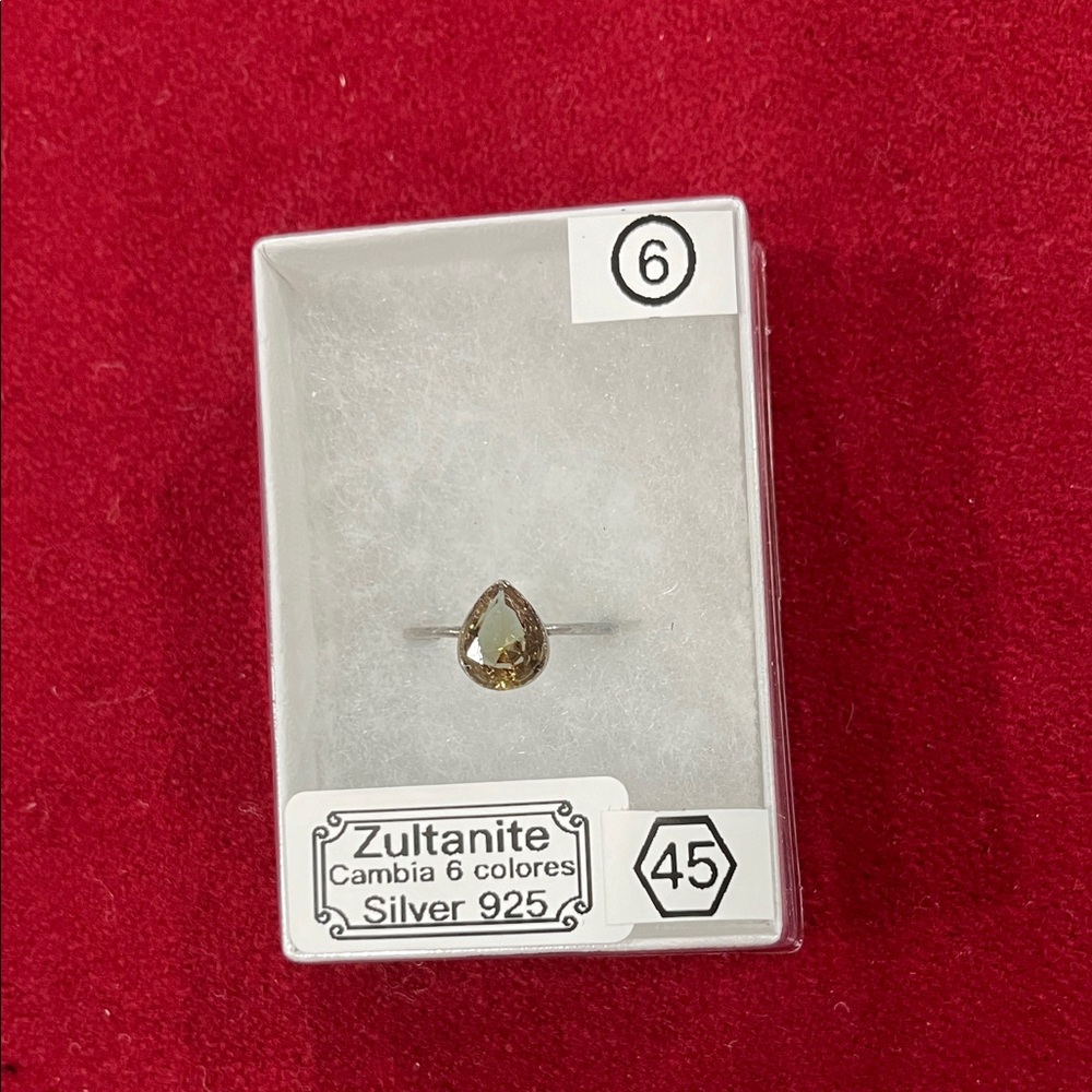 Silver 925 Ring with Zultanite Gemstone